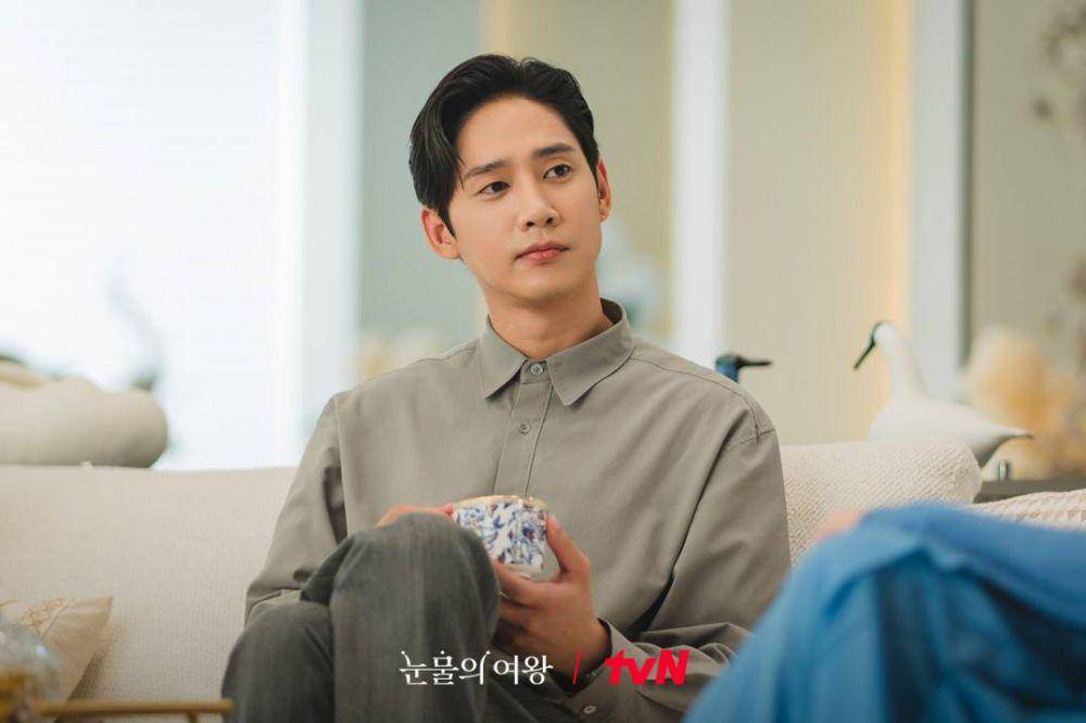 Park Sung Hoon dalam drama Queen of Tears (dok. tvN/Queen of Tears)