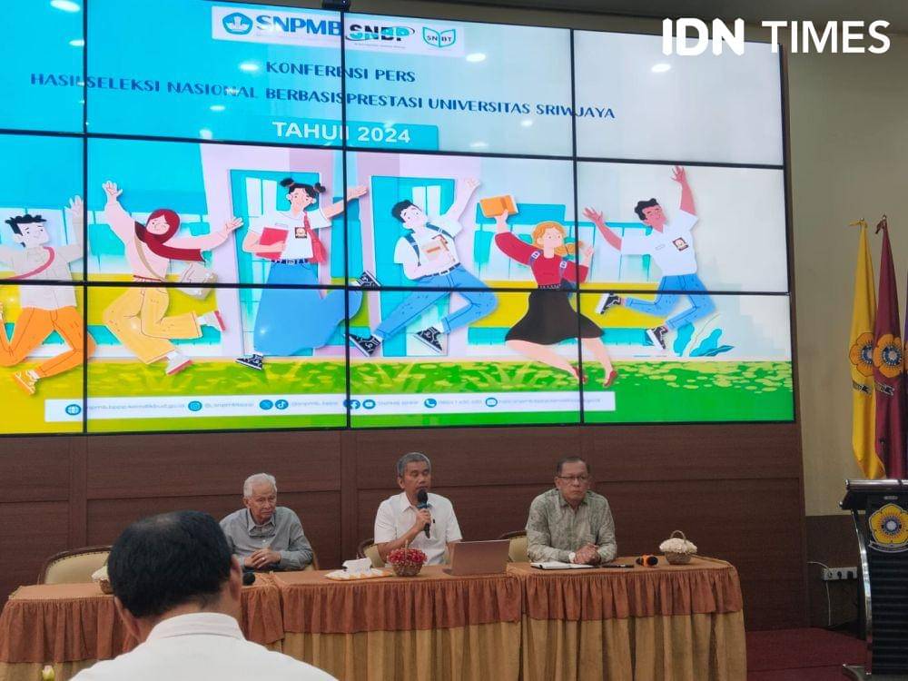 Rektor Universitas Sriwijaya Taufiq Marwa (IDN Times/Feny Maulia Agustin)