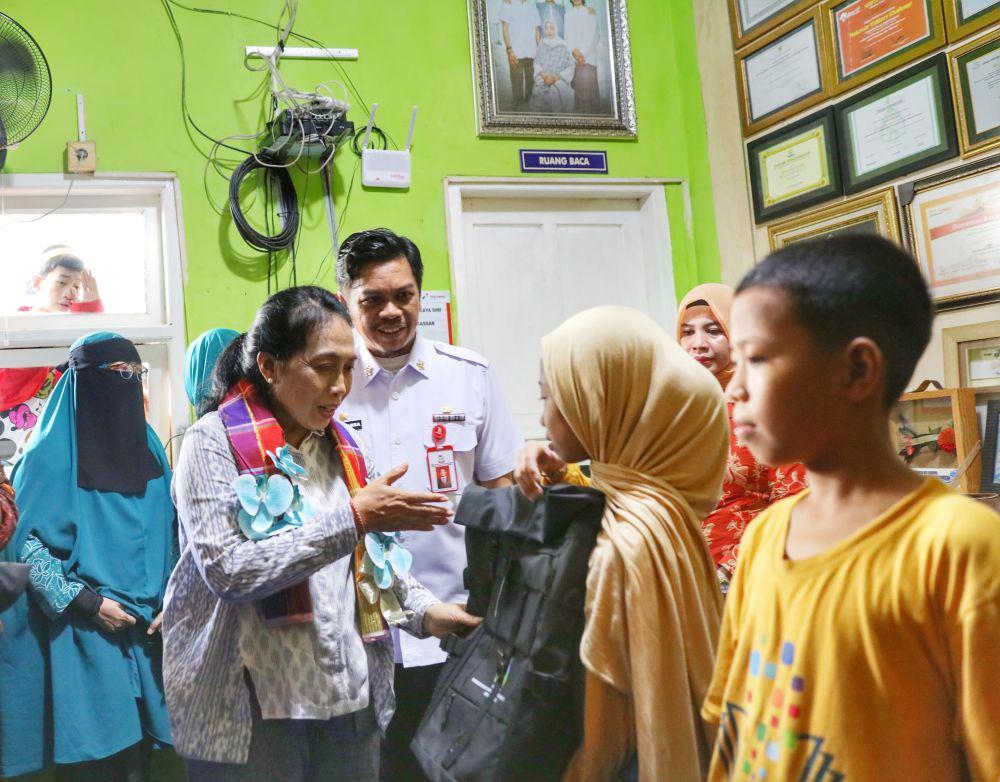 Kunjungi Shelter Warga, Menteri PPPA Kampanyekan Dare to Speak Up
