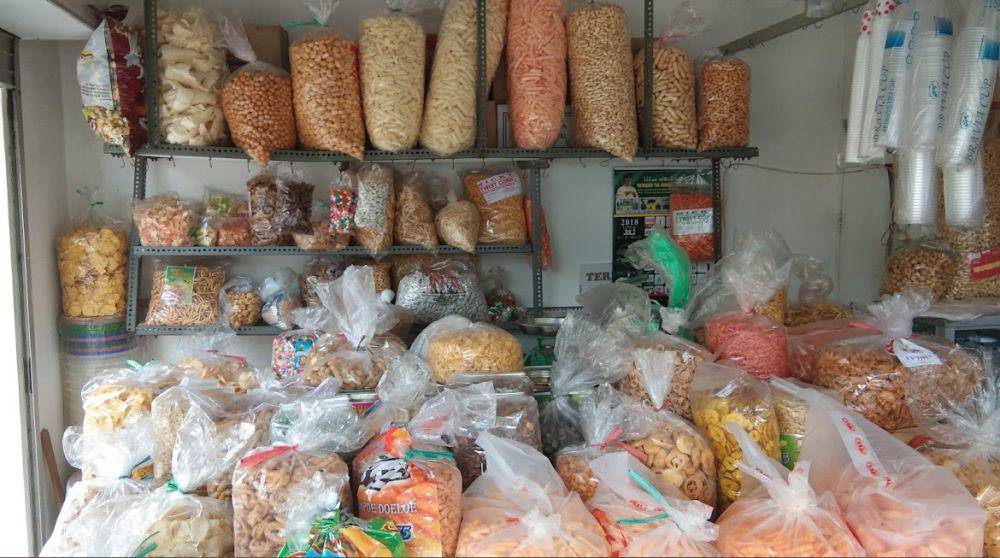 Snack yang tersedia di Pelangi Snack Sidoarjo. Pelangi Snack