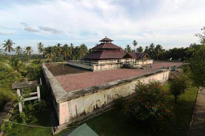 Mengungkap Keunikan Arsitektur Timur Tengah di Masjid Indrapuri Aceh