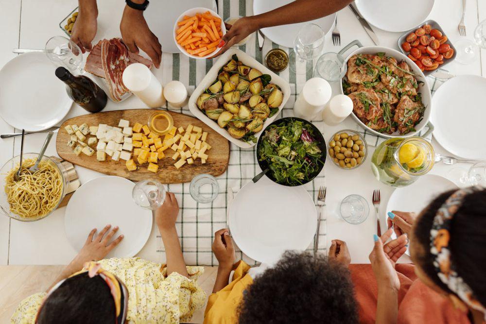 5 Cara Bikin Bukber di Rumah Hemat Bujet, Tetap Seru!
