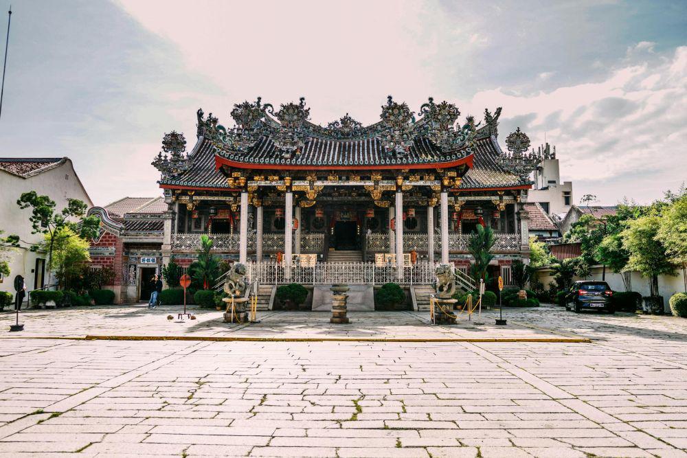 6 Wisata Murah di Penang—Malaysia, dari Kuil hingga Pantai