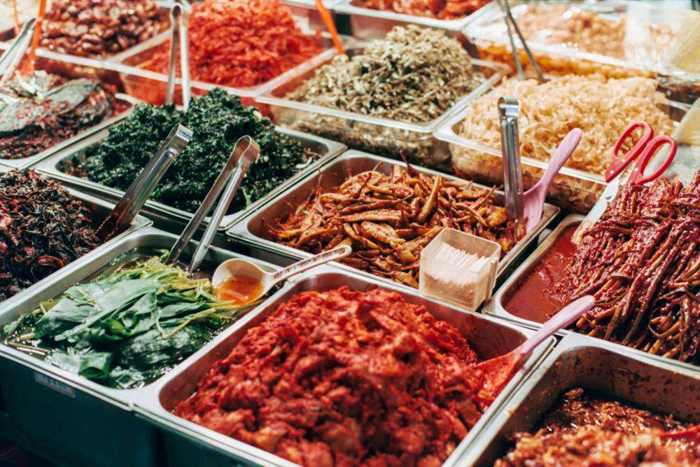 ilustrasi banchan khas Korea (unsplash.com/Portuguese Gravity)