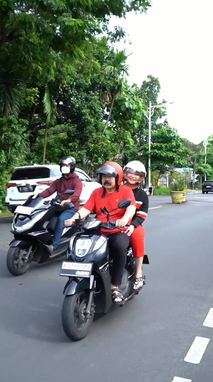 potret Inul dan Adam berburu takjil (instagram.com/inul.d)