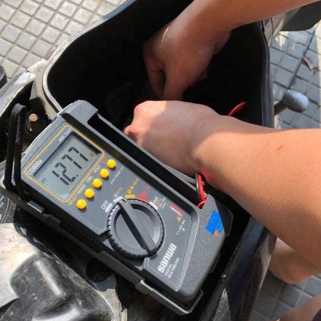 ilustrasi servis aki (instagram.com/makmuraccu)