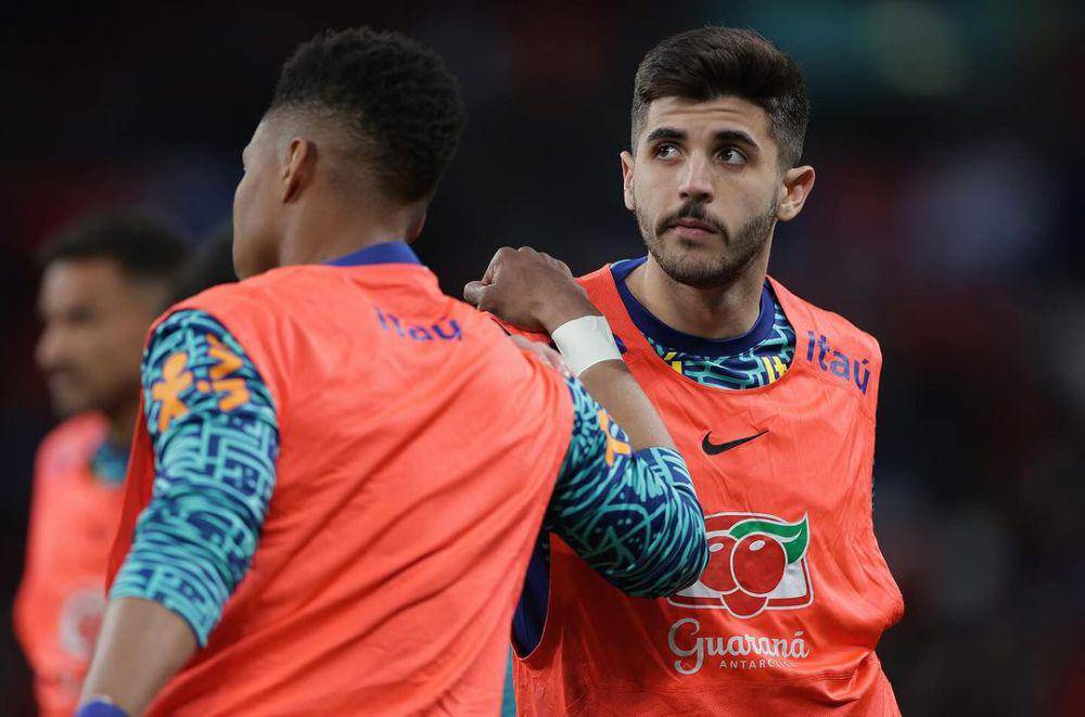 Lucas Beraldo (kanan) (instagram.com/cbf_futebol)