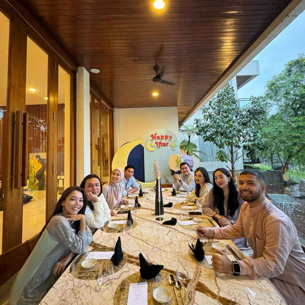 potret buka puasa bersama Keanu dan geng artis (instagram.com/hassanalaydrus)