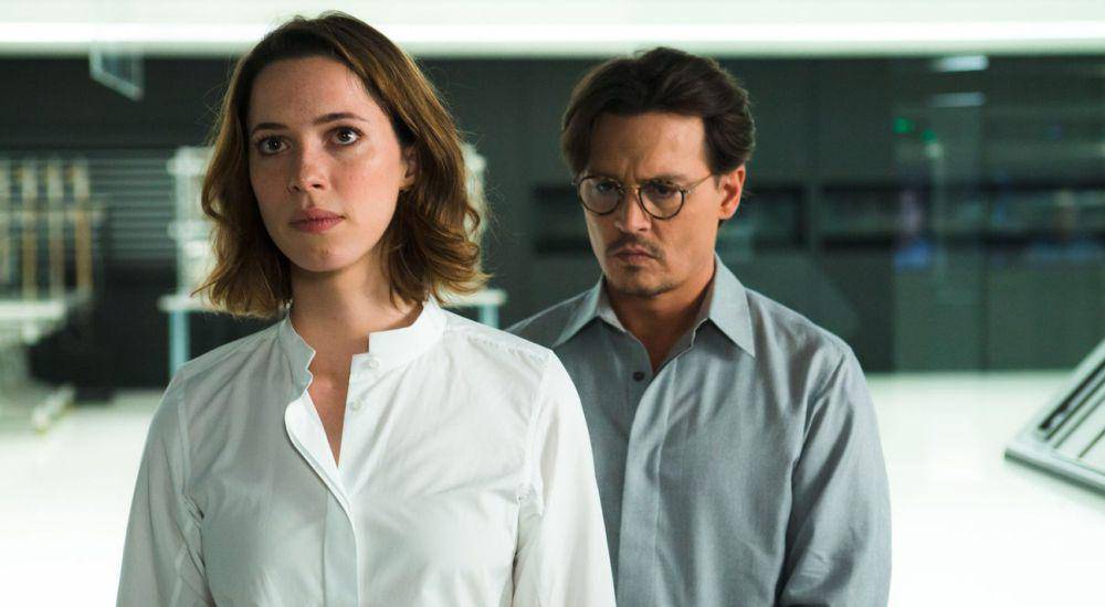 Rebecca Hall dan Johnny Depp dalam film Transcendence. (dok. Warner Bros. Pictures/Transcendence)