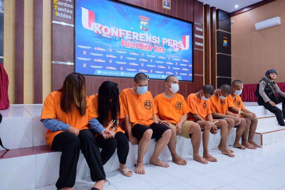 Tersangka prostitusi online di Kota Blitar yang ditangkap polisi. IDN Times/ Dok Polres Blitar Kota