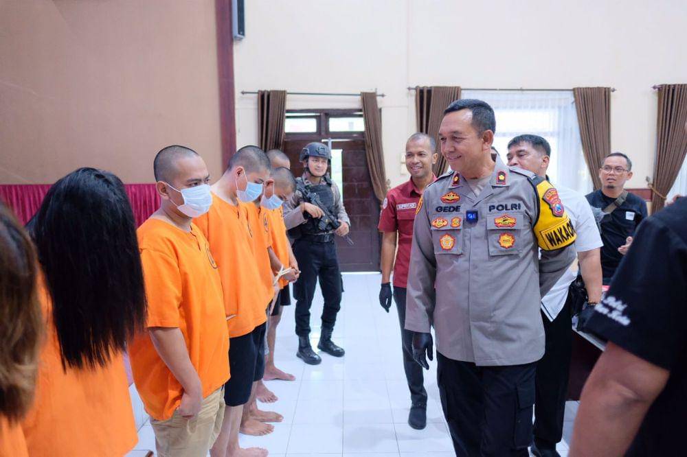 Tersangka prostitusi online di Kota Blitar yang ditangkap polisi. IDN Times/ Dok Polres Blitar Kota