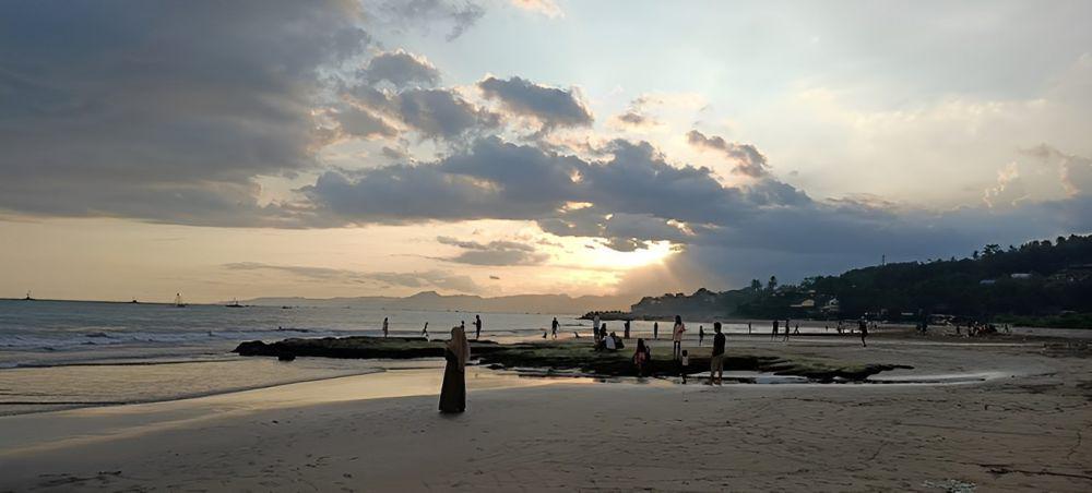 Pantai Pelabuhan Ratu, Sukabumi (google.com/maps/Vivi Herliva)