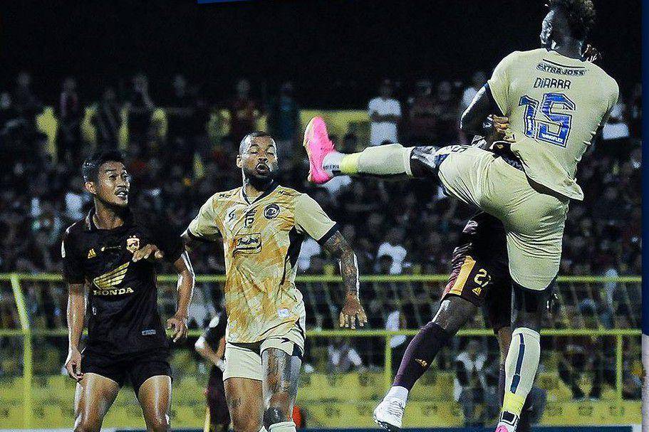 Arema FC dalam laga menghadapi PSM Makassar pada putaran pertama Liga 1 2023/2024. (instagram.com/aremafcofficial)
