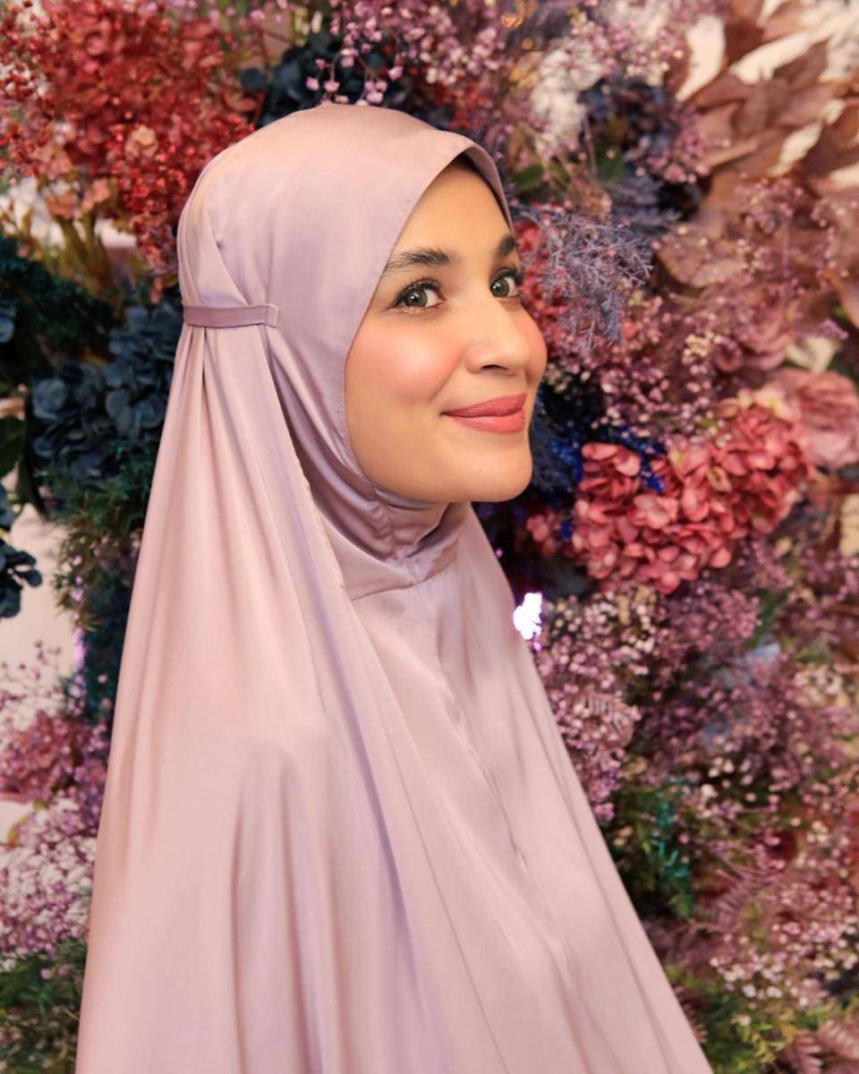 gaya makeup flawless ala Shireen Sungkar (instagram.com/shireensungkar)