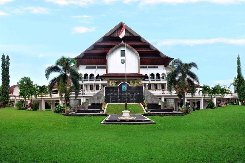65 Anggota DPRD NTB Terpilih Bakal Dapat Pin Emas Seberat 6,5 Gram