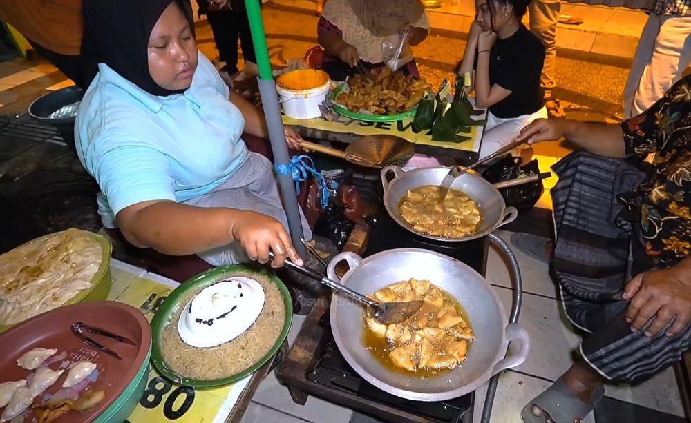Martabak Madura Bibik Tunjungan (youtube.com/YUSUF FARDA CHANNEL)
