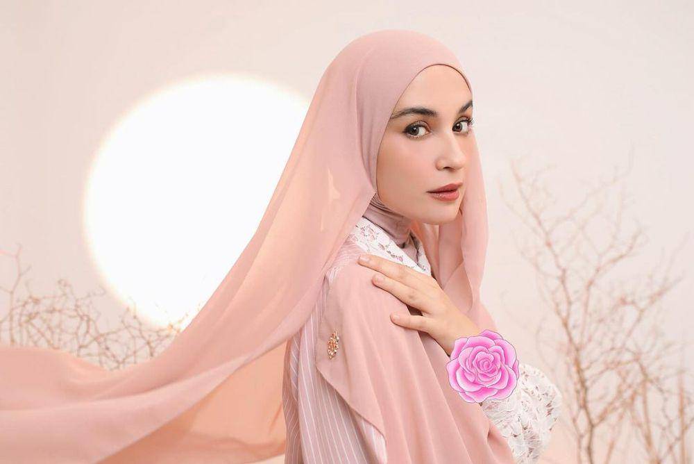 gaya makeup flawless ala Shireen Sungkar (instagram.com/shireensungkar)