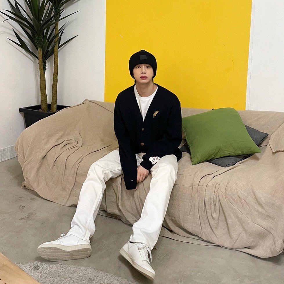 outfit bukber ala Hyungwon MONSTA X (instagram.com/coenffl)