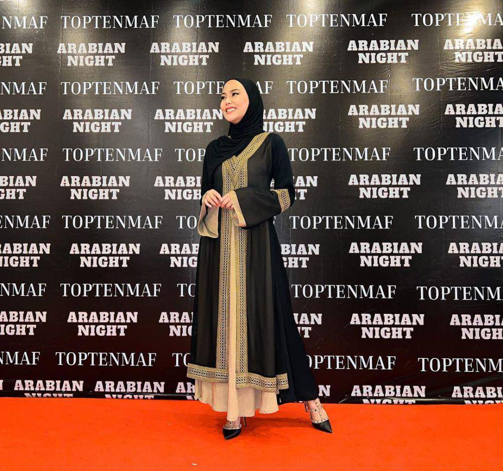 Inspirasi abaya Dara Arafah (Instagram.com/daraafah)
