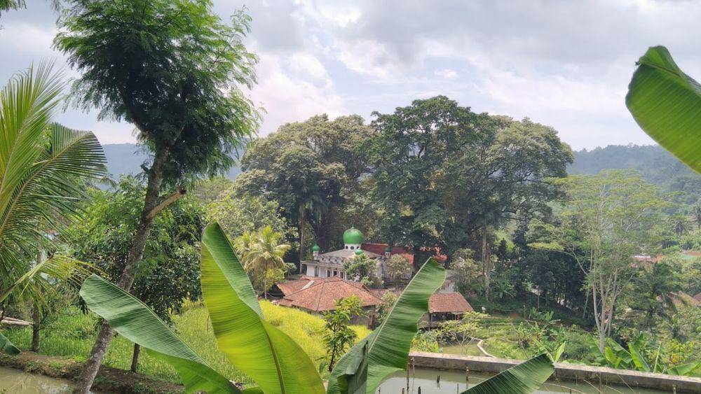 Wisata Religi Pamijahan (GoogleMaps/DEKAT JAUH)