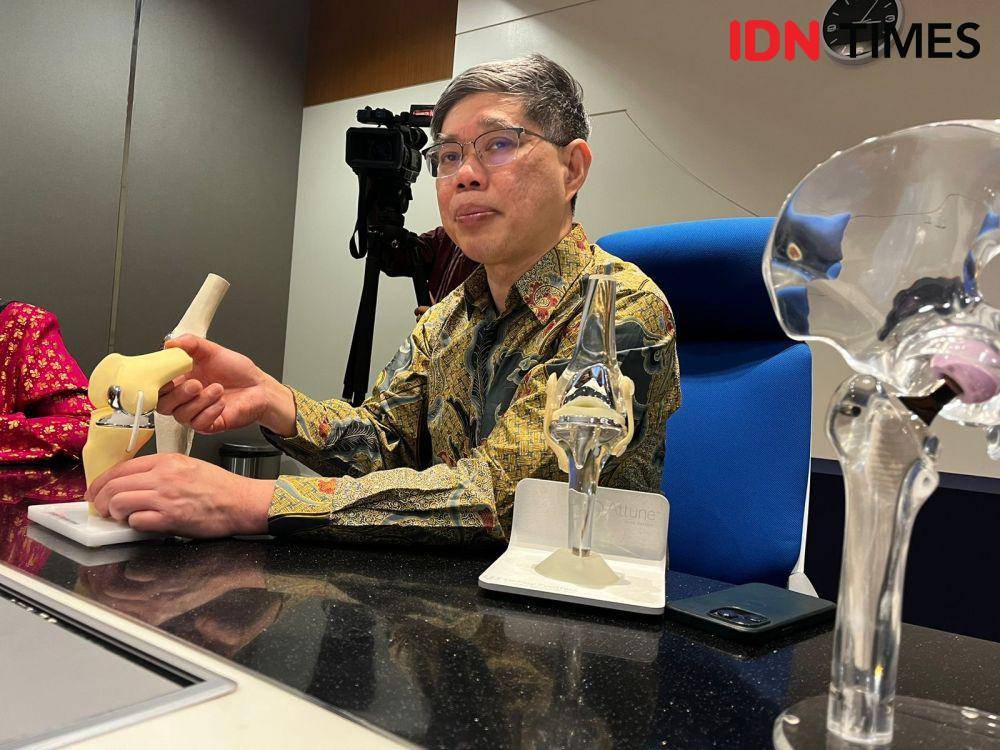 dr Lee Woo Guan, dokter spesialis tulang di KPJ Specialist Hospital. (IDN Times/Teri).
