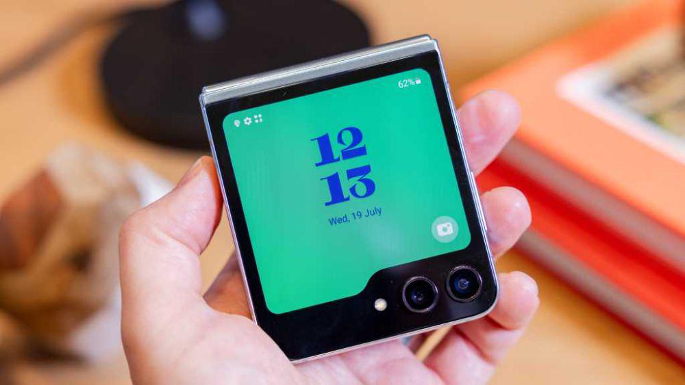 ilustrasi Samsung Galaxy Z Flip 6 (techadvisor.com)