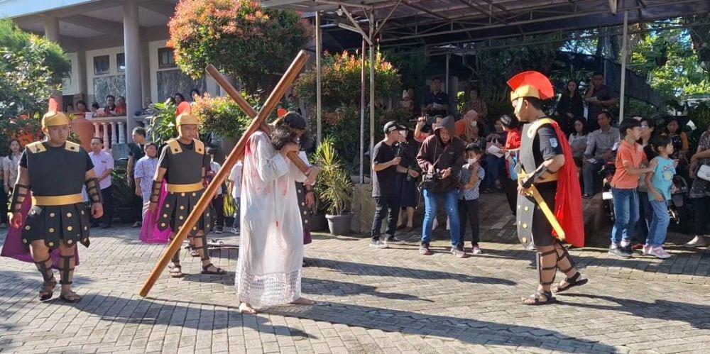 Drama Jalan Salib Lengkapi Peringatan Jumat Agung di Magetan