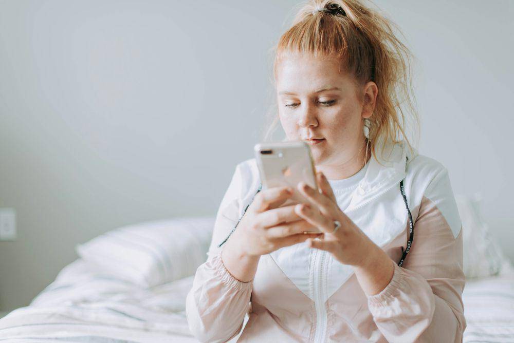 ilustrasi hidup terasa buruk (unsplash.com/Samantha Gades)