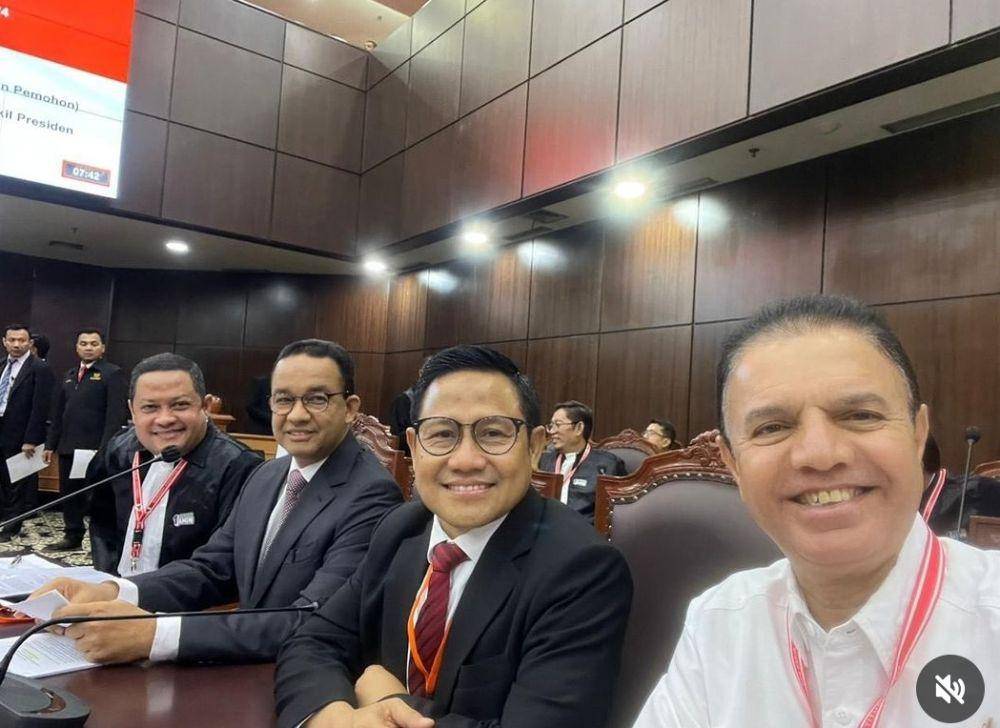 Anies Baswedan dan Muhaimin Iskandar ketika berada di ruang sidang Mahkamah Konstitusi (MK). (www.instagram.com/@cakiminow)