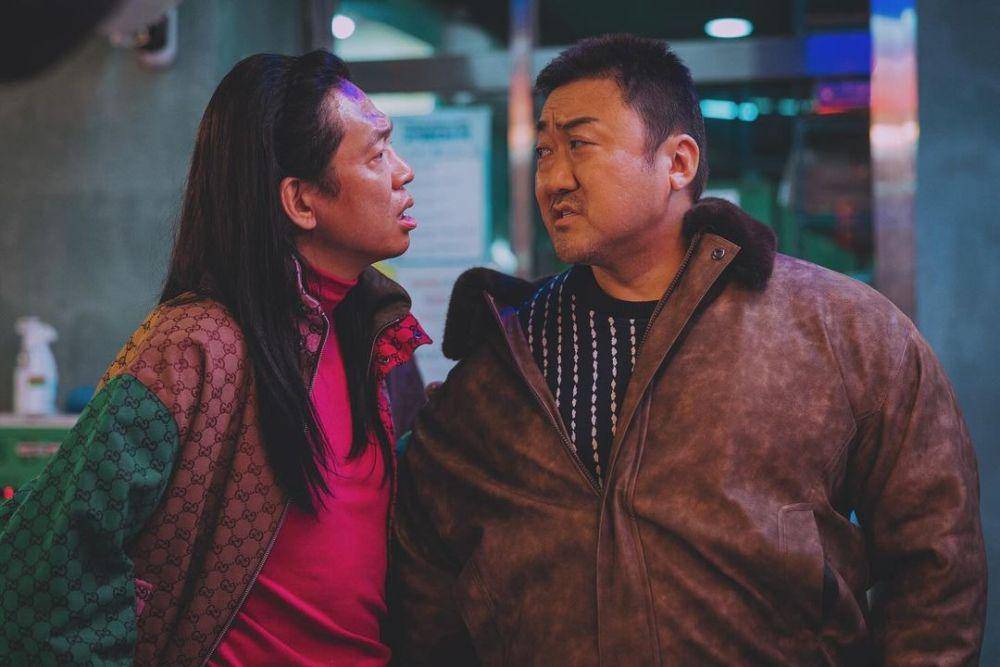cuplikan Park Ji Hwan dan Ma Dong Seok di film The Roundup: Punishment (instagram.com/ba_enter)