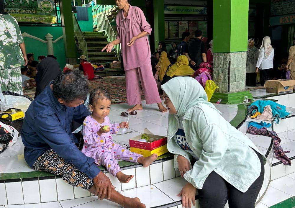 Banjir Meluas, BRI Demak Kembali Salurkan Bantuan ke Warga Terdampak