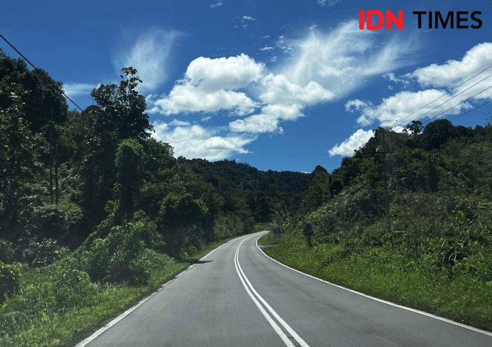 Jalan provinsi di Kalbar 80-90 persen mantap. (IDN Times/istimewa).