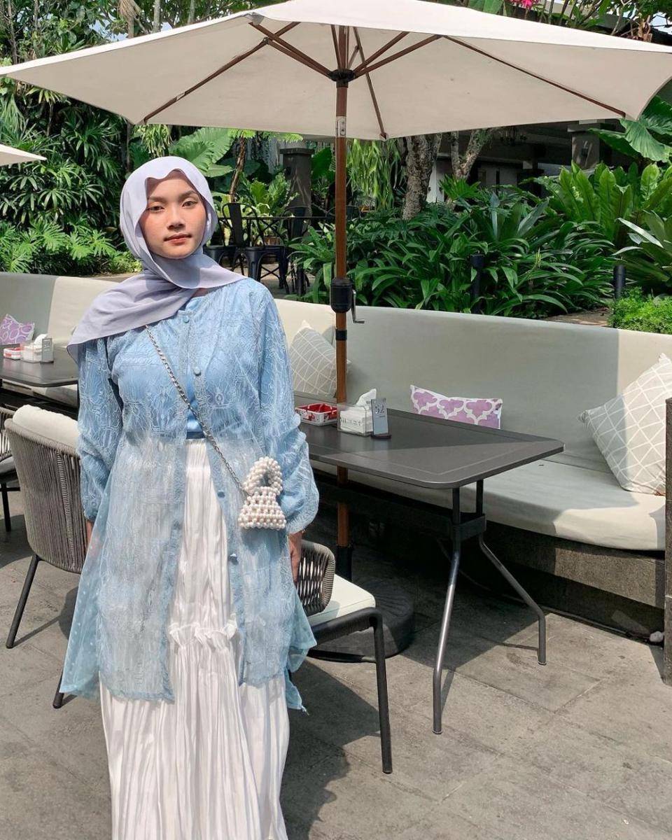 inspirasi OOTD ala Dian (instagram.com/diannn.d)