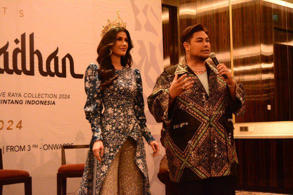 Potret Ivan Gunawan bersama Ritassya saat press conference (IDN Times)