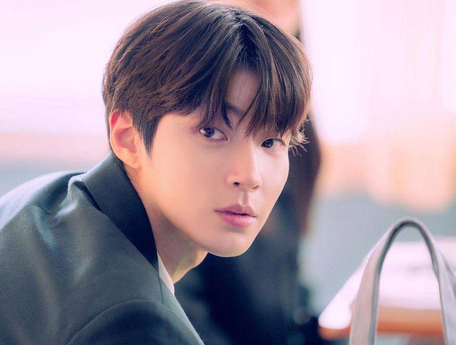 Hwang In Yeop (instagram.com/hi_high_hiy)