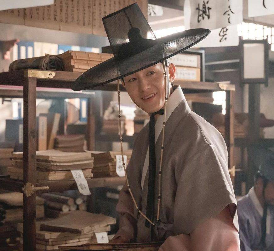Lee Ki Woo (instagram.com/lee_kiwoo)