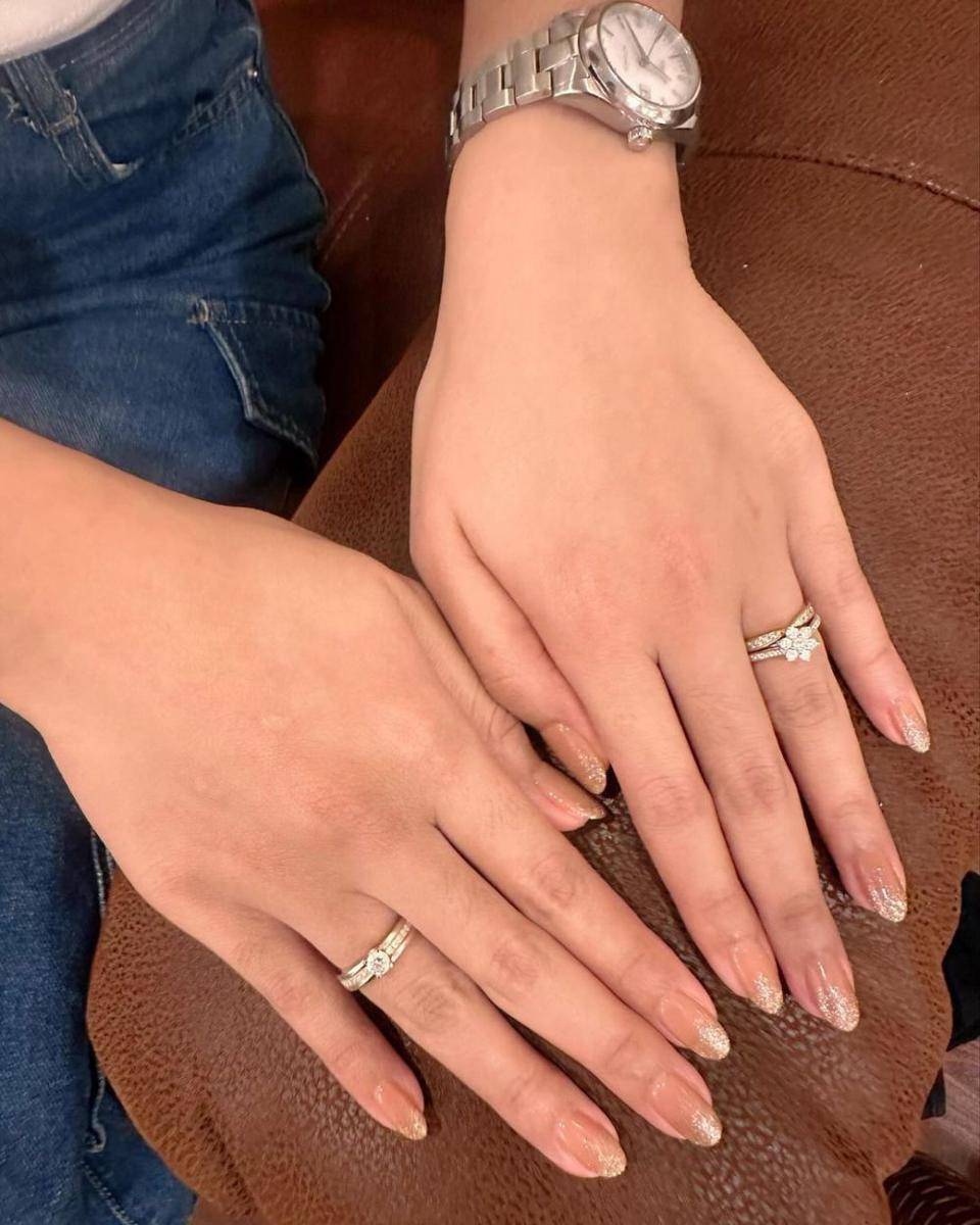 Customer Lavion Beauty Bar yang sedang treatment nail art. Instagram/lavionbeautybar