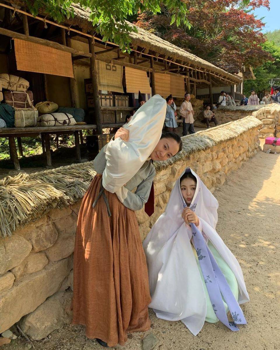di balik layar drama Captivating The King (instagram.com/sangeun_s)