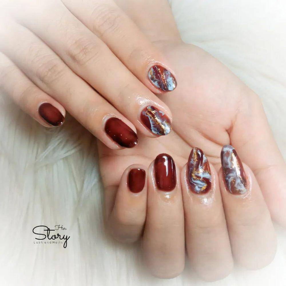 Salah satu desain nail art di Her Story studio. Instagram/herstory.lash