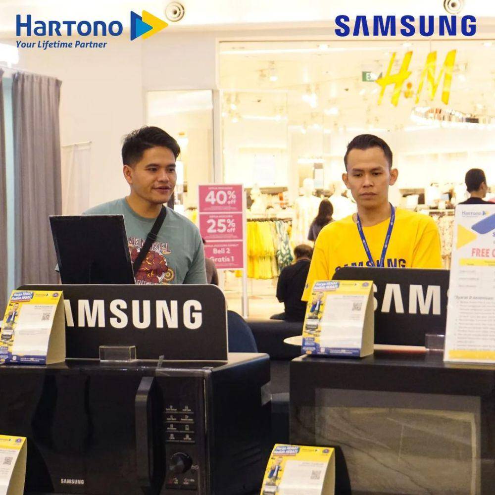 Penjelasan product knowledge oleh karyawan Hartono Elektronika. Instagram/myhartono