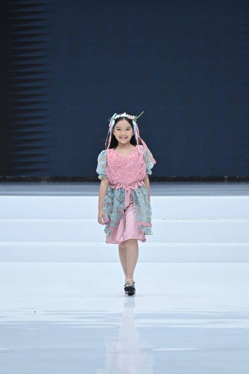 model baju anak dari brand lokal di IFW 2024 (dok.CIPACIPZ ESMOD)