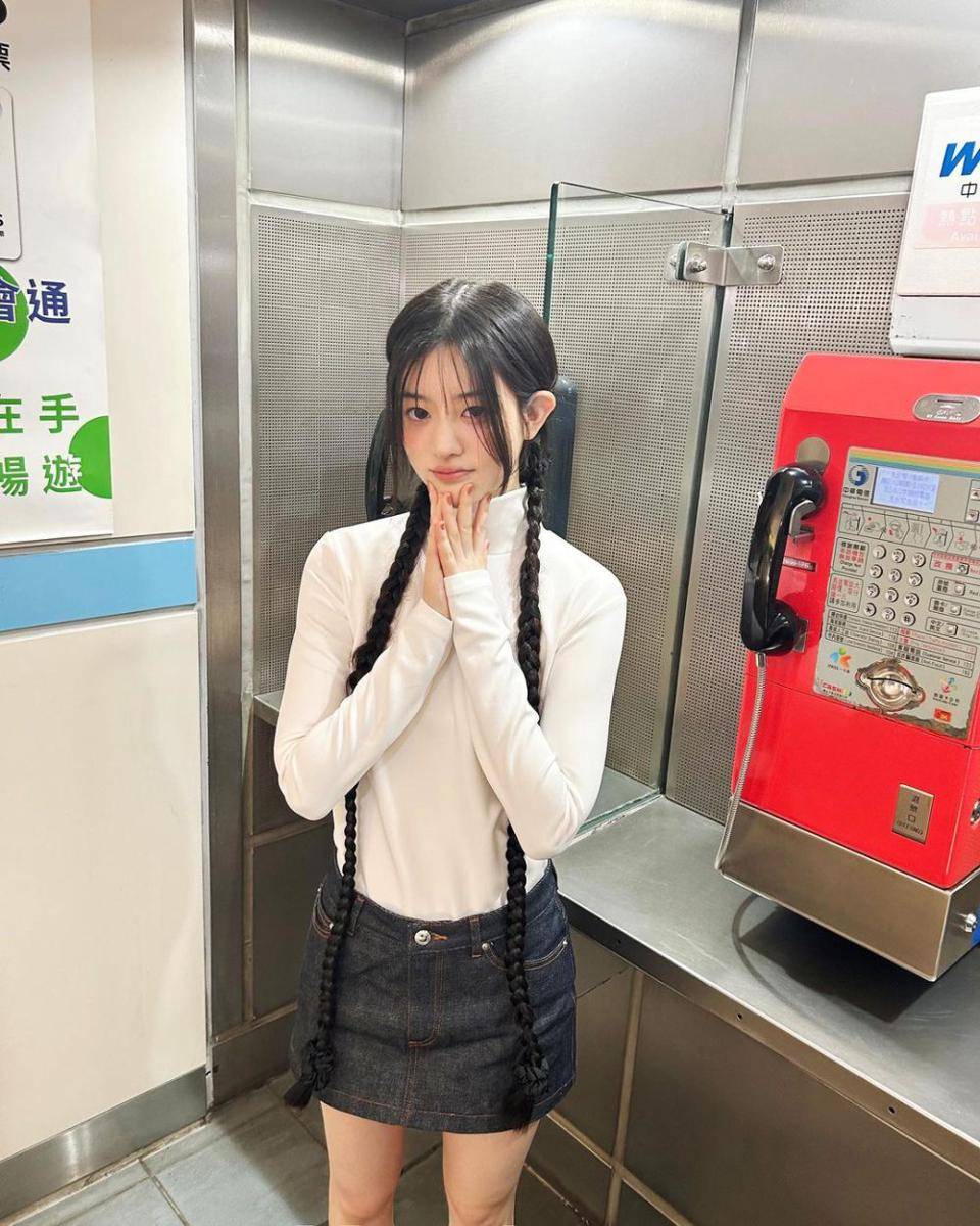 referensi outfit girly ala Minju ILLIT (instagram.com/illit_official)