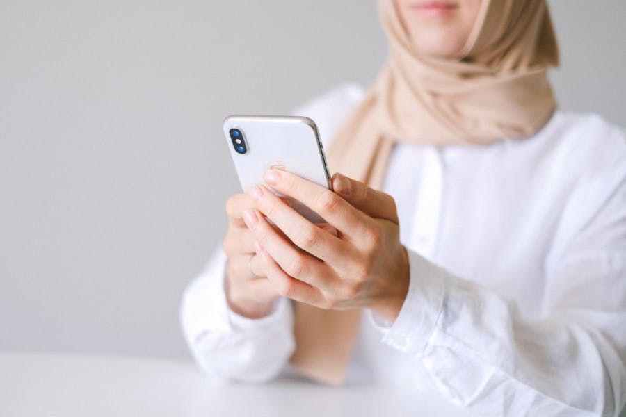 3 Cara Mengaktifkan eSIM di iPhone dengan Mudah dan Cepat
