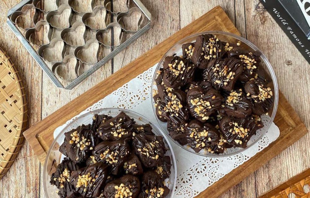 Resep Kukis Cokelat Bentuk Hati yang Manis untuk Isi Stoples Lebaran