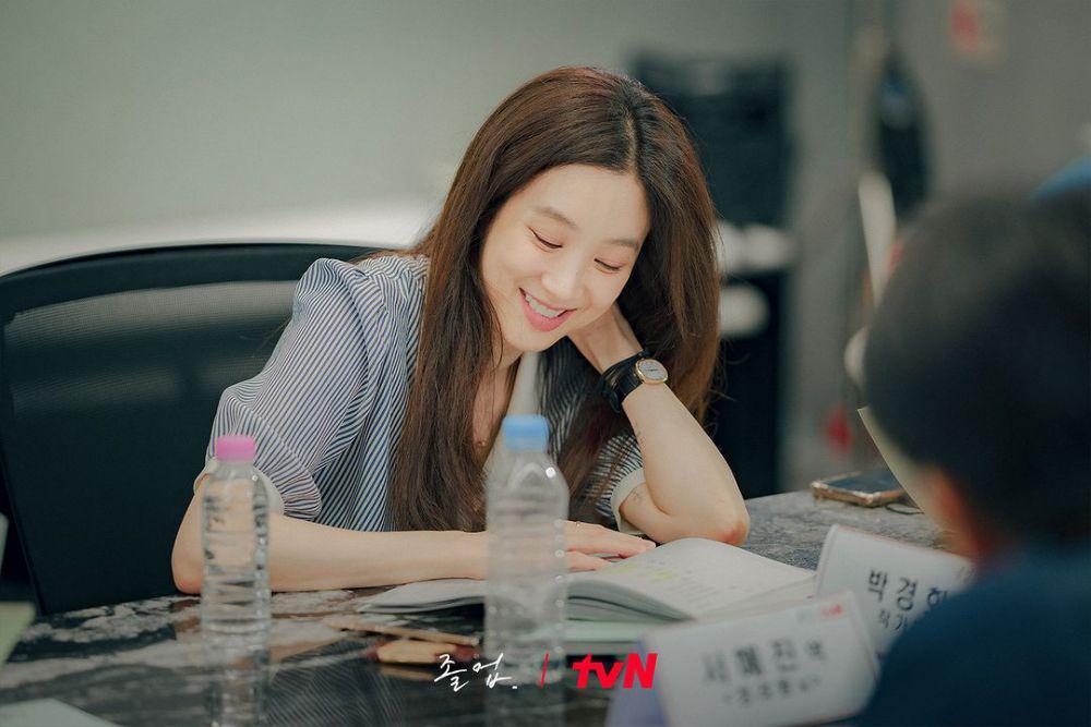 8 Fakta Peran Jung Ryeo Won di Drakor Midnight Romance in Hagwon