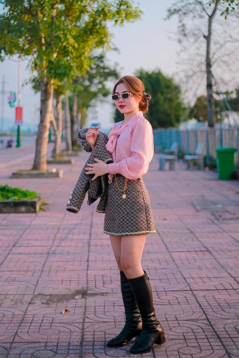 ilustrasi knee length boots (pexels.com/Ken Tulla)