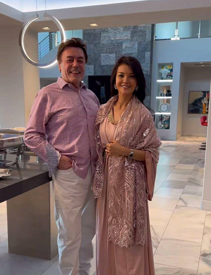 potret Farah Quinn gelar bukber di rumah (instagram.com/farahquinnofficial)