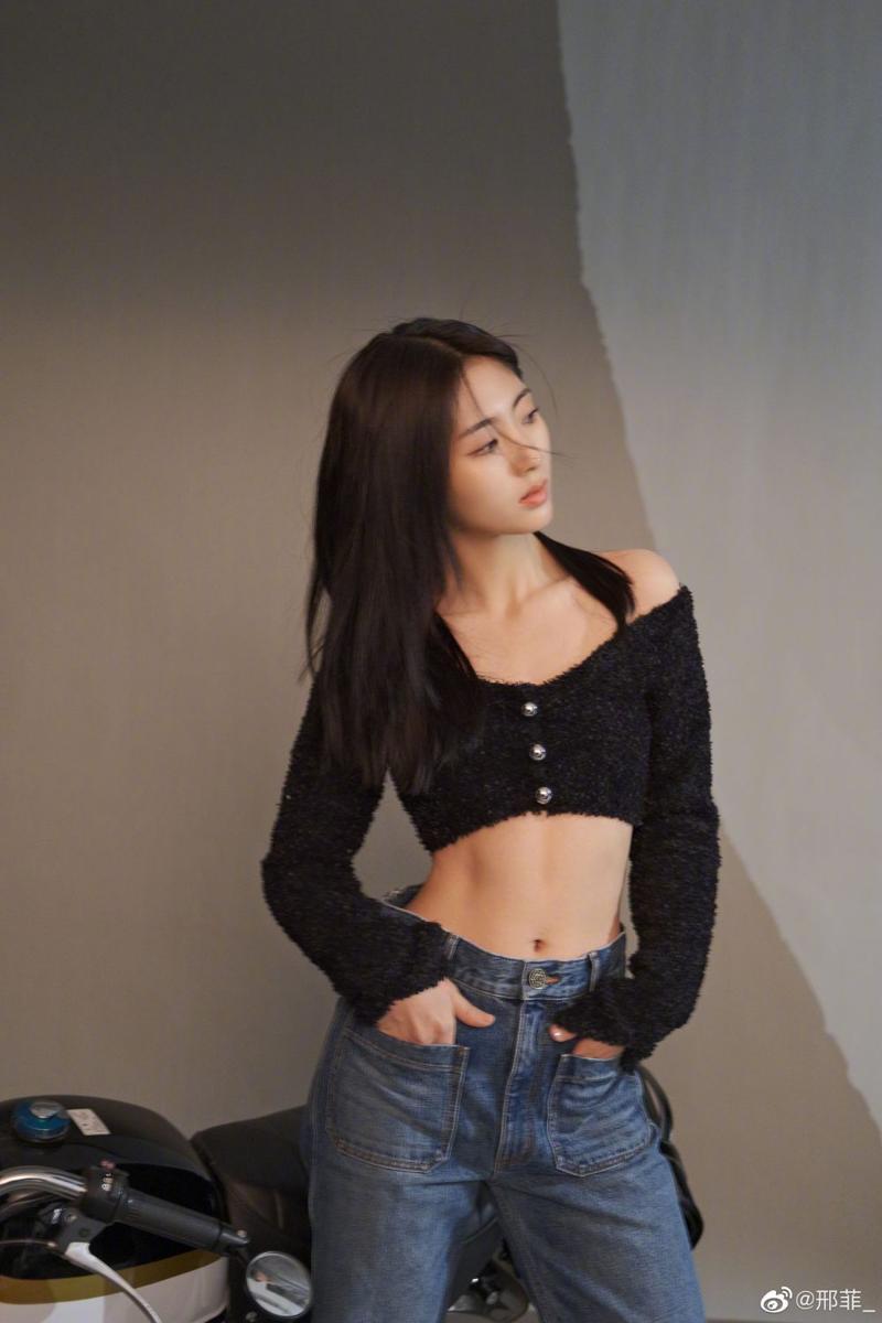 Xing Fei (weibo.com/邢菲_)