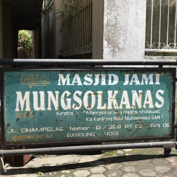 Masjid Mungsolkanas, Masjid Tertua di Bandung Berada di Sebuah Gang