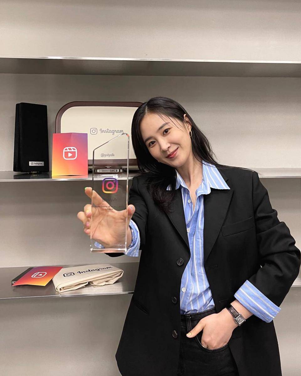 inspirasi office wear (instagram.com/yulyulk)